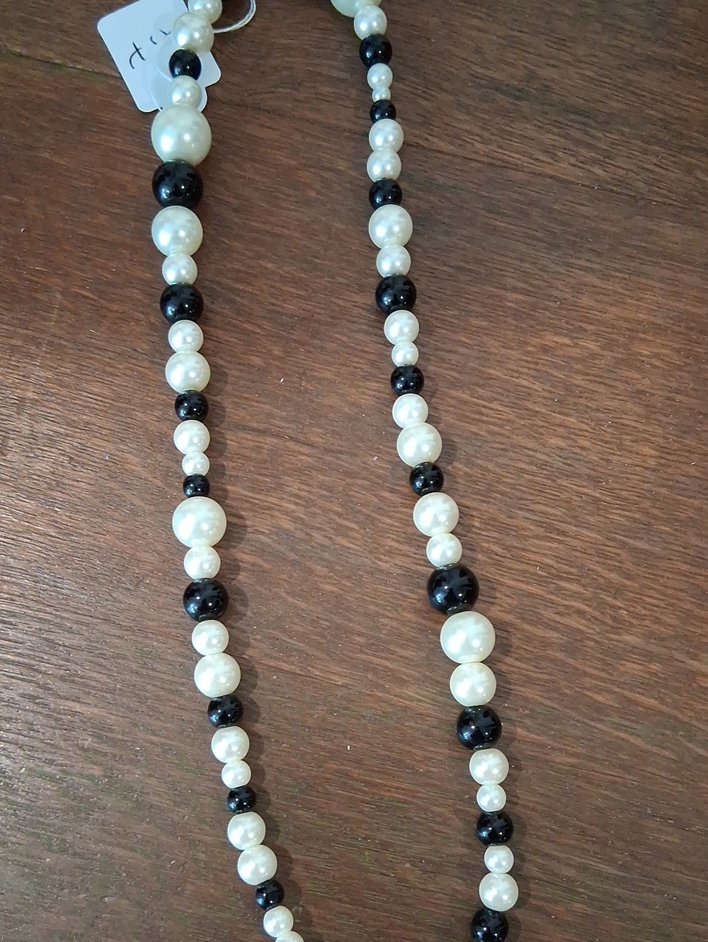 Black and White Faux Pearl Beaded Necklace Stretch